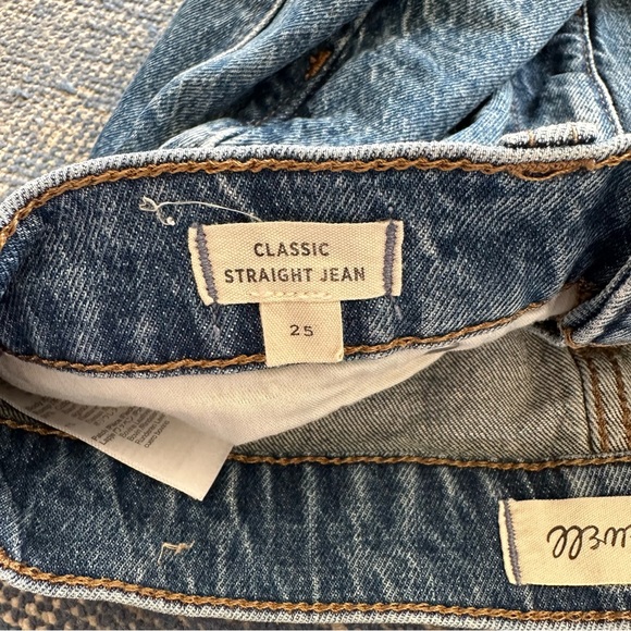 Madewell Classic Straight Jeans in Corson Wash 25 - Picture 6 of 7